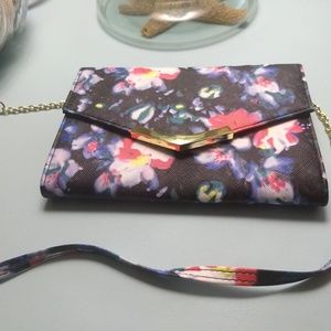 NWOT 🌸🌺Floral Print🌺🌸 Envelope Clutch w/✨Gold✨ Hardware + Crossbody Strap